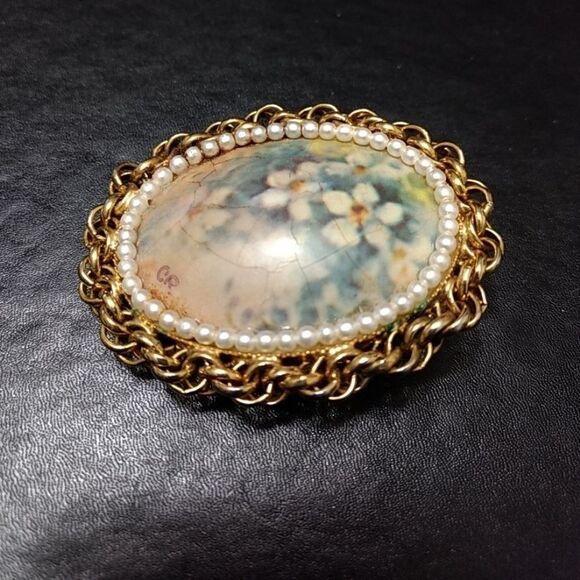 Handmade vintage painted egg brooch - Picture 4 of 8